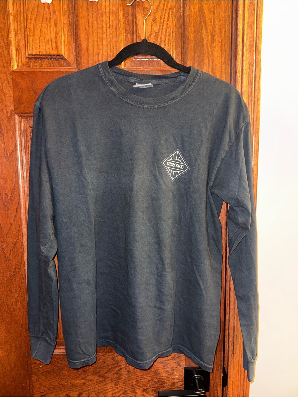 Nature Backs Men's Long-Sleeve Crewneck Shirt in Charcoal with Chest Logo